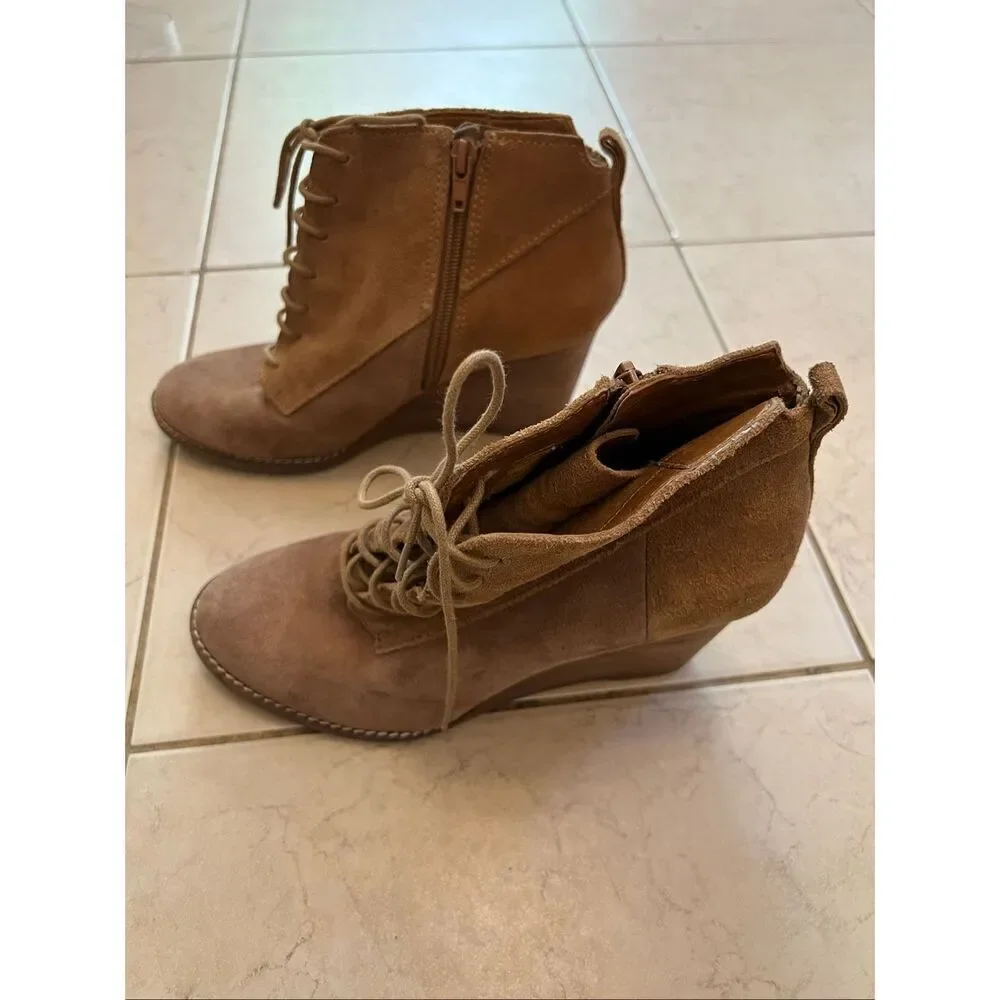 Lucky Brand Tan Yoanna Suede Wedge Bootie Women's Size 8